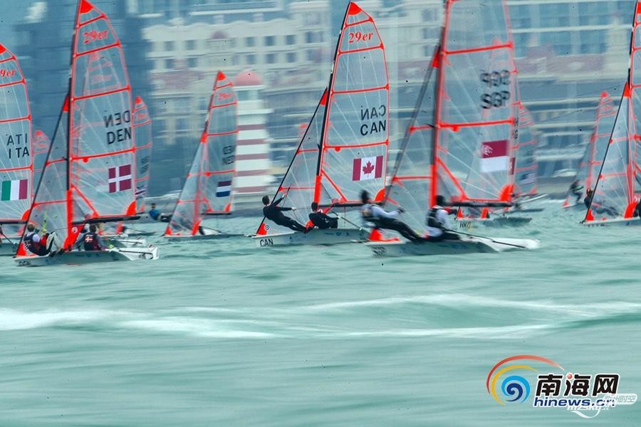 12月11日，世界青年帆船锦标赛在三亚进行首日比赛.jpeg
