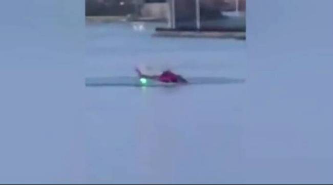 　美直升机坠入纽约东河 机身完全淹没致5人死亡