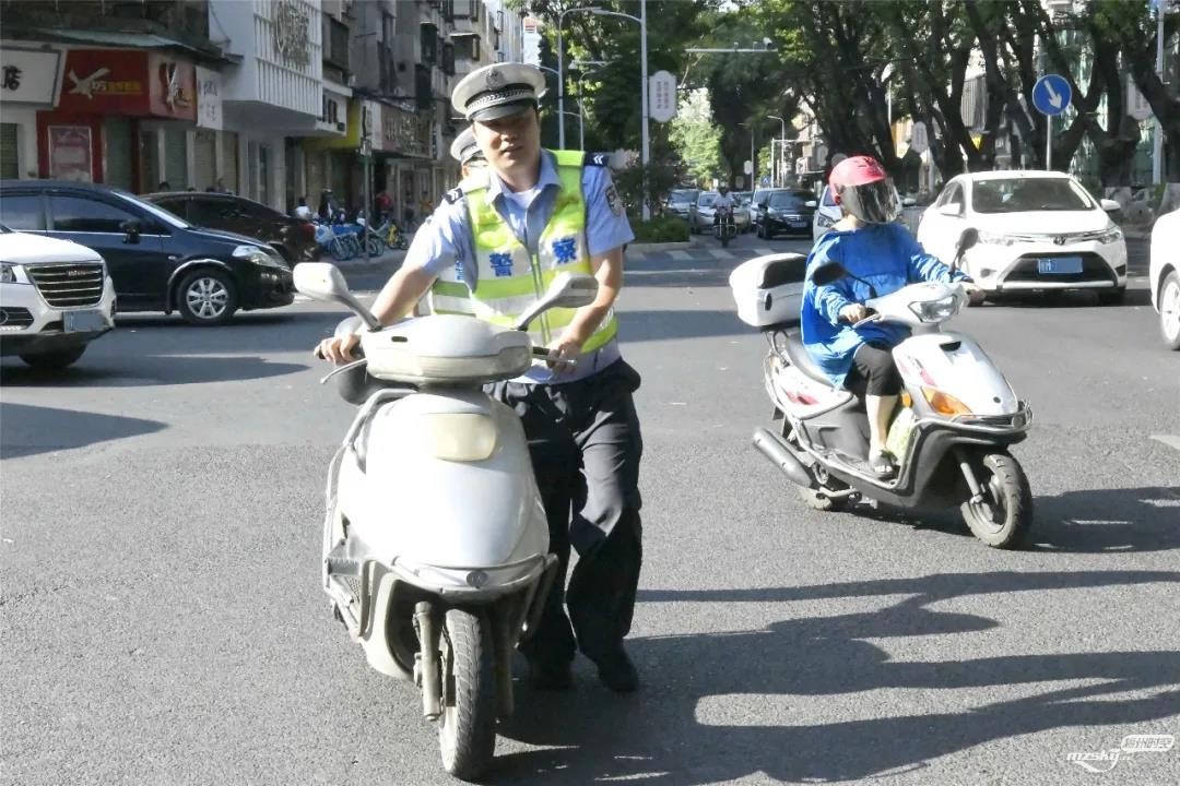 我市交警部门将持续开展摩托车整治行动