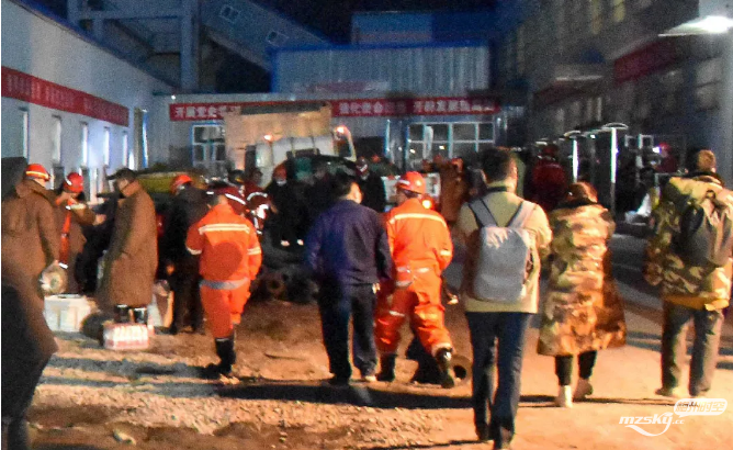 揪心！新疆透水事故21人被困