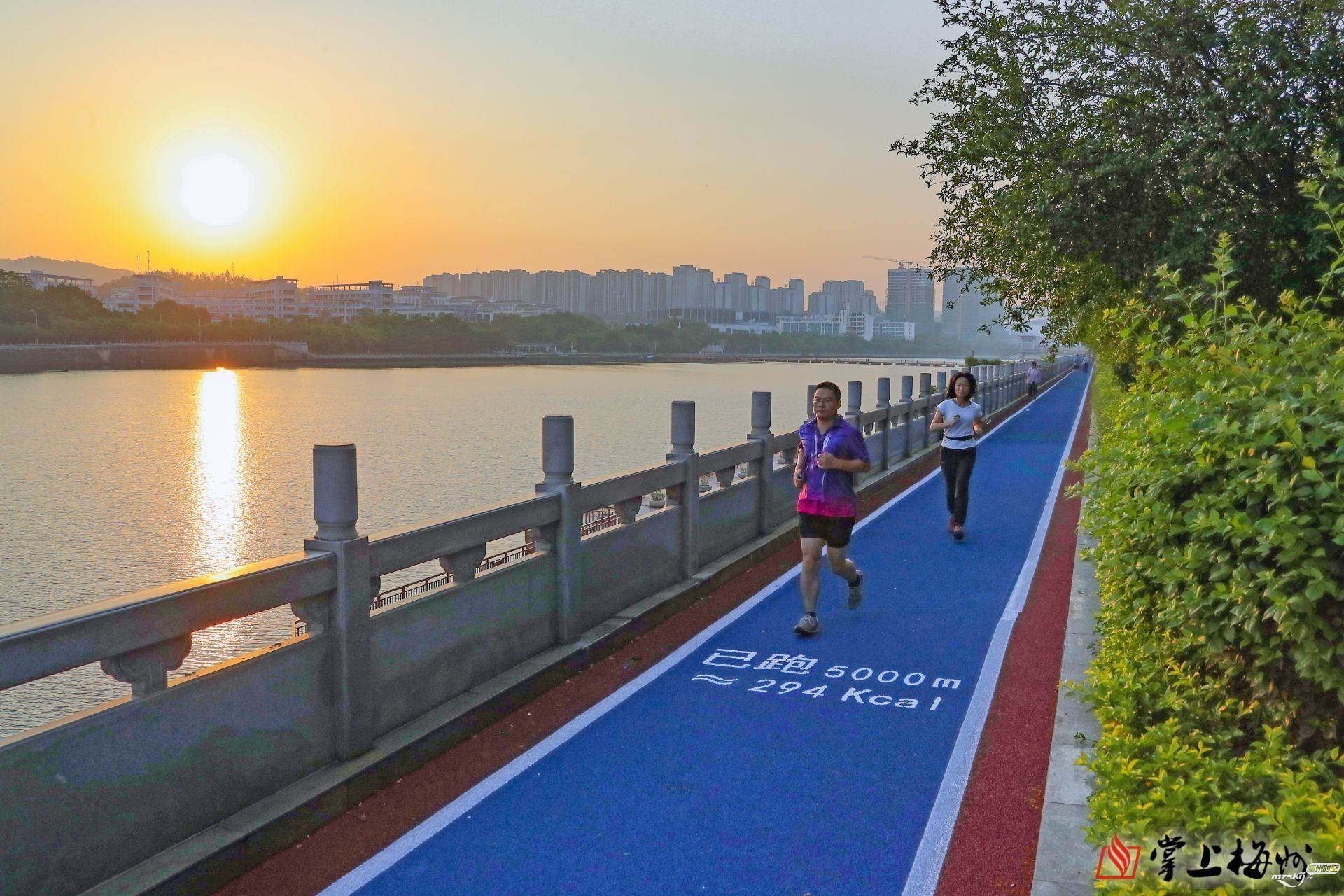 跑起来，感受客都之美！梅江河畔“最美跑道”二期启用啦